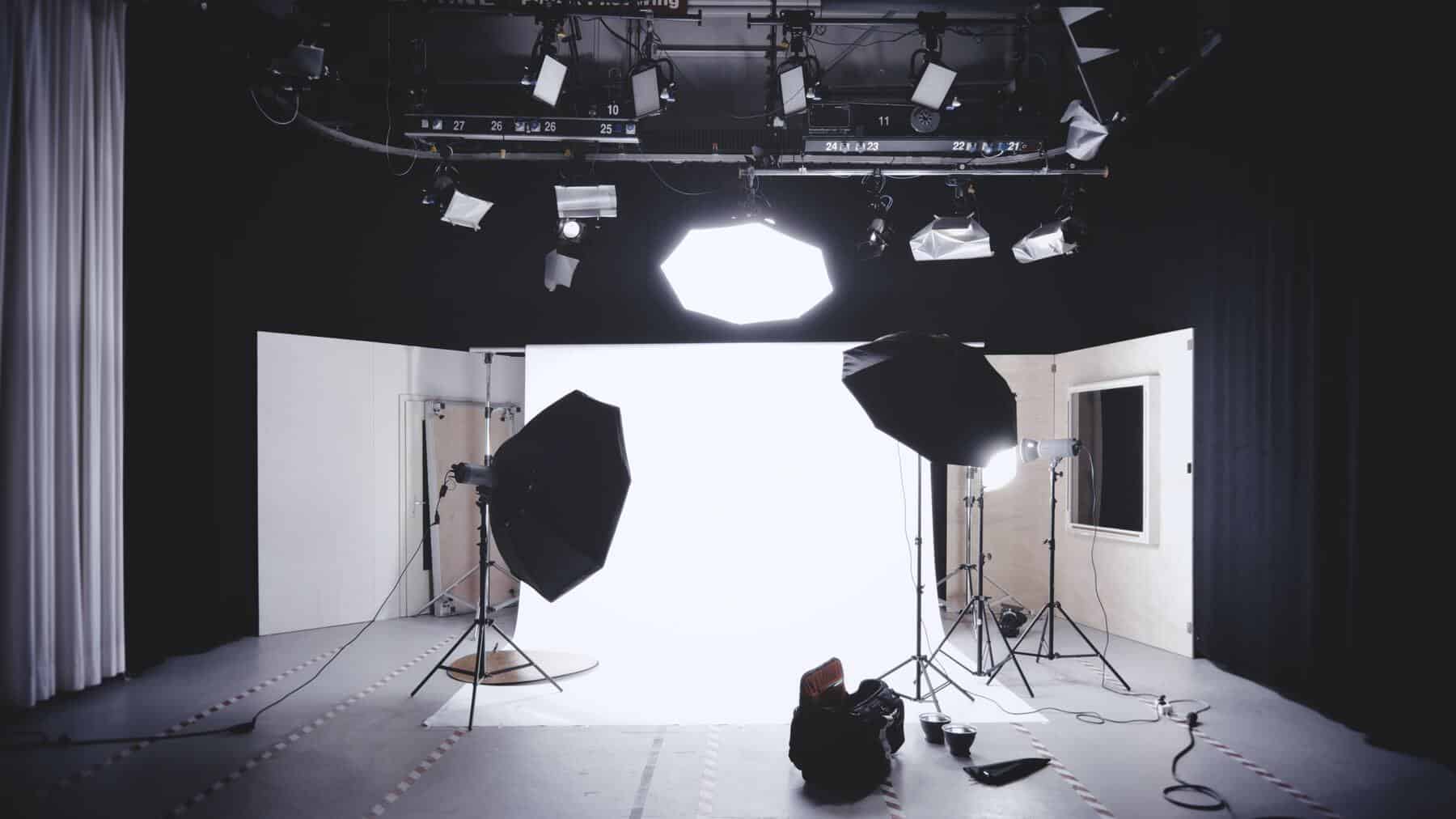 Studio Lighting | KitapFuar.net