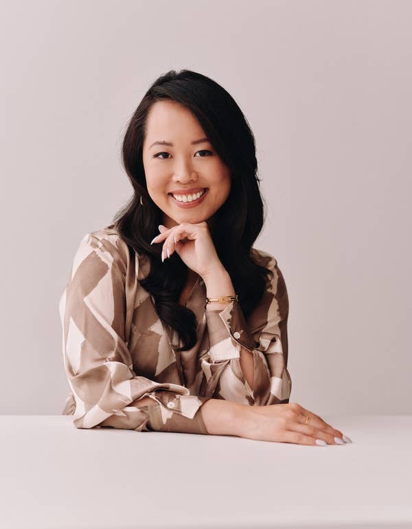 Ana Huang – Hayatı, Yazarlığı ve Kitapları