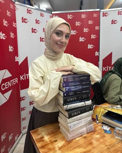 Emine Tavuz – Hayatı, Yazarlığı ve Kitapları