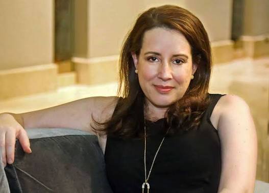 Julia Quinn – Hayatı, Yazarlığı ve Kitapları